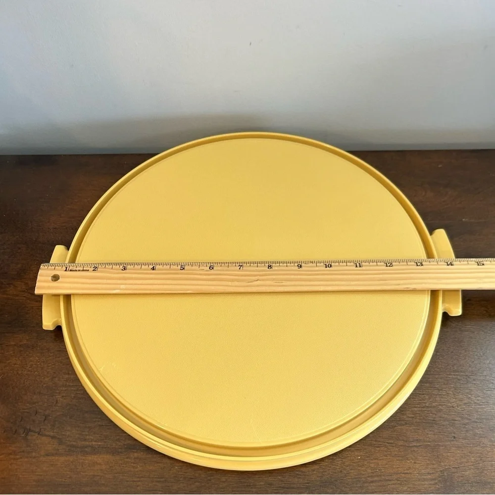 Tupperware 12” Cake Carrier Gold Base 1256-4 Handle 1258-7 Sheer Lid 1257-6 Vtg.